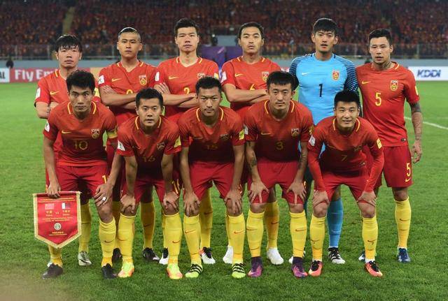 无解火力！拜仁成为德甲历史首支14轮打入50球的球队（拜仁火力全开：德甲史上首支14轮攻入50球的球队）