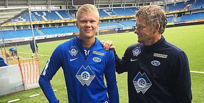 葡萄牙世预赛出线后，C罗晒出没有自己的全队庆祝大合照