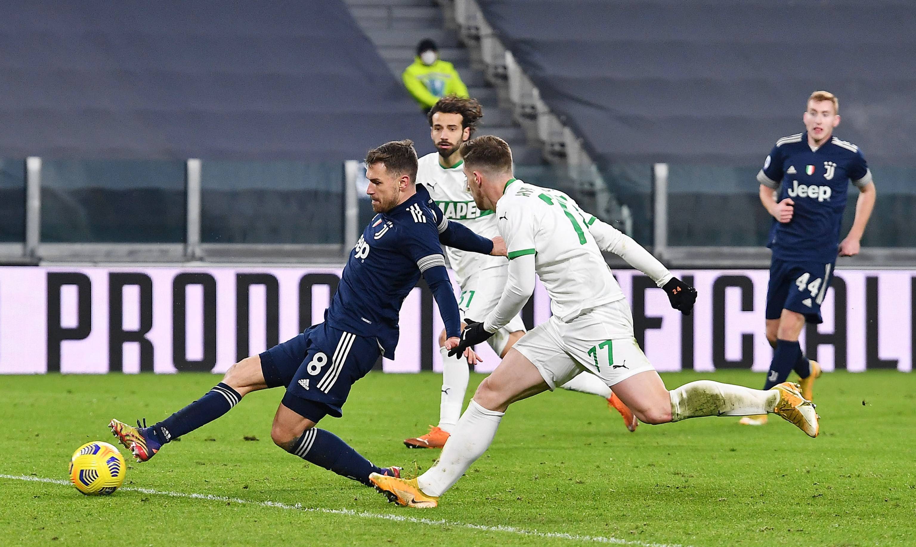 他是全场最冷静的人