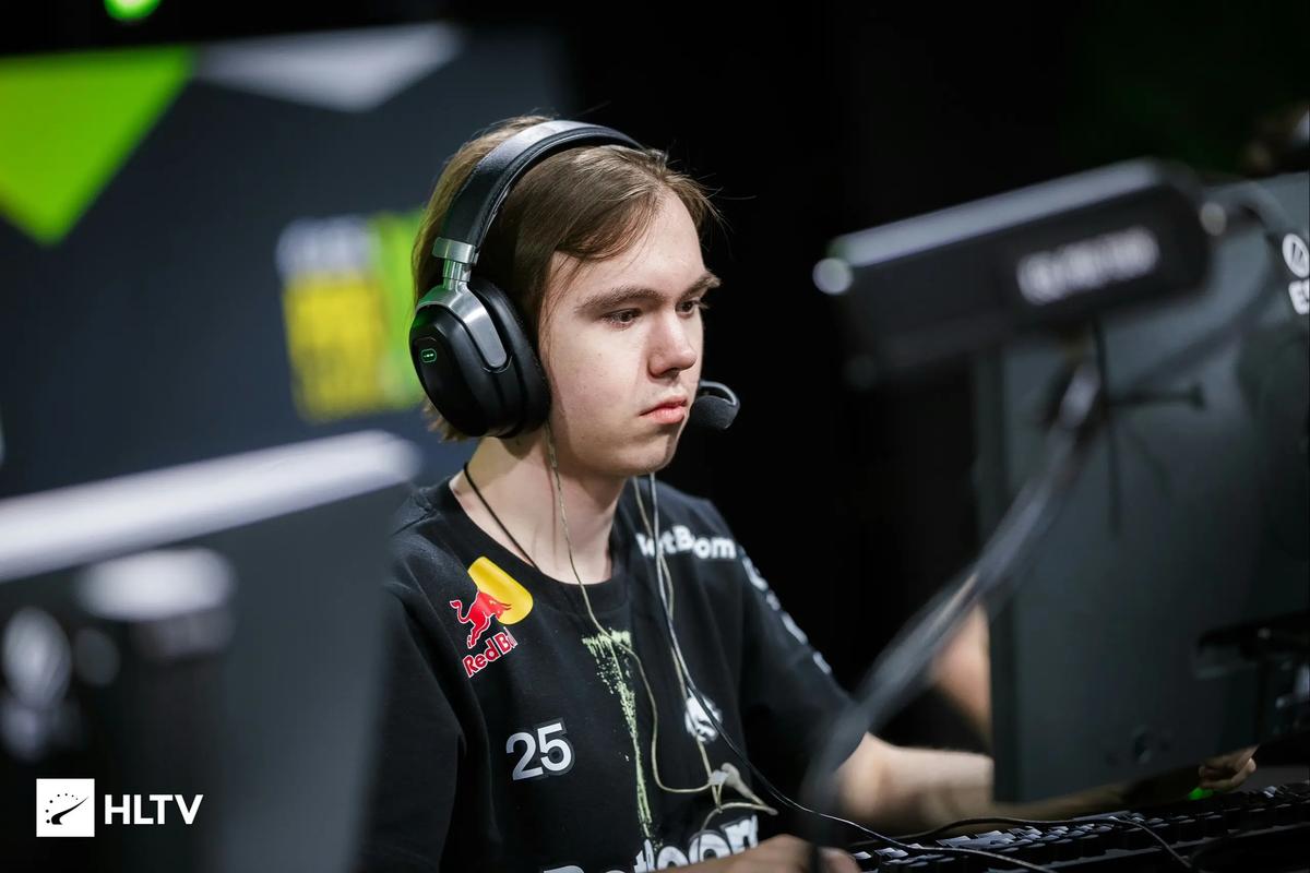 PCS赛区MFT战队官宣大名单 风哥FireFox担任战队总监